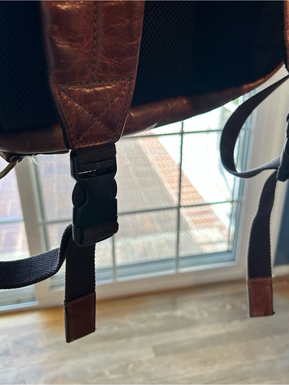 Fossil Buckner Convertible Commuter Leather Bag - Picture 10 of 16